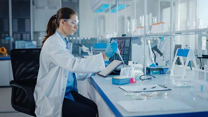 بهترین رشته‌های تجربی برای مهاجرت به آمریکا در 2025