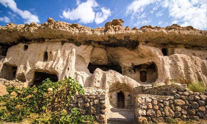 میمند: روستای صخره‌ای کرمان