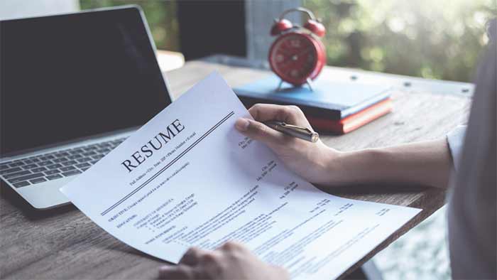 چگونه رزومه کاری جذاب به زبان فارسی بسازیم؟