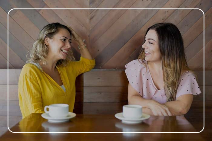 در حال مکالمه 