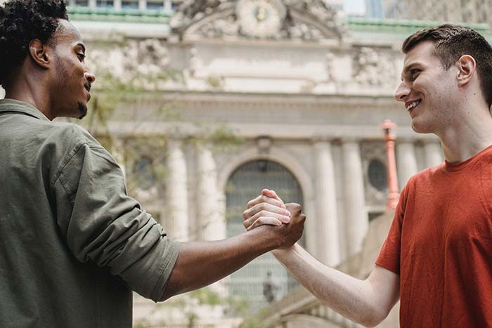 آموزش زبان احوالپرسی و معرفی (Salutations et Présentations)