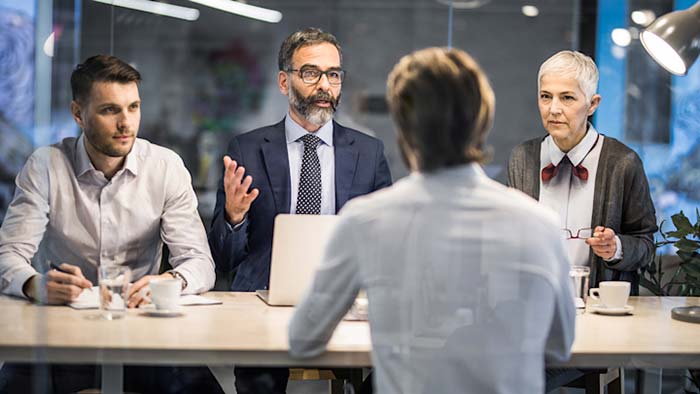 جلسه حضوری مصاحبه 