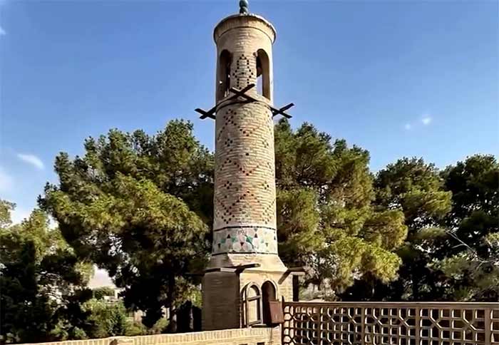 4 علت ساخت منارجنبان، سازنده آن و 2 فیلم تکان خوردن منارجنبان