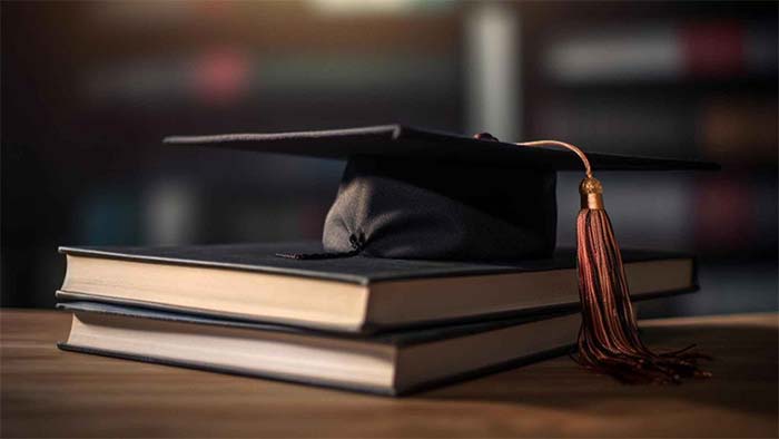 کلاه فارغ التحصیلی 